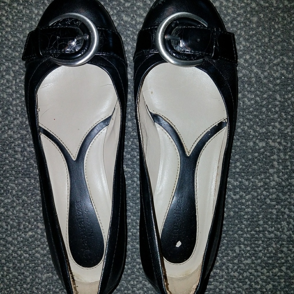 Black flats